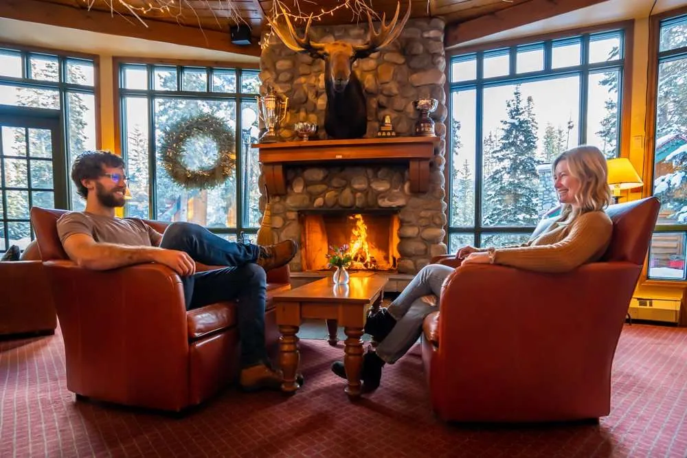 lake louise Banff hotel
